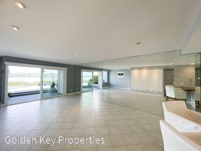 Building Photo - Waterfront Condo on the Buena Vista Lagoon - 5 mins from Carlsbad Village!