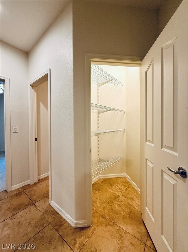 Building Photo - 2119 Gunnison Pl