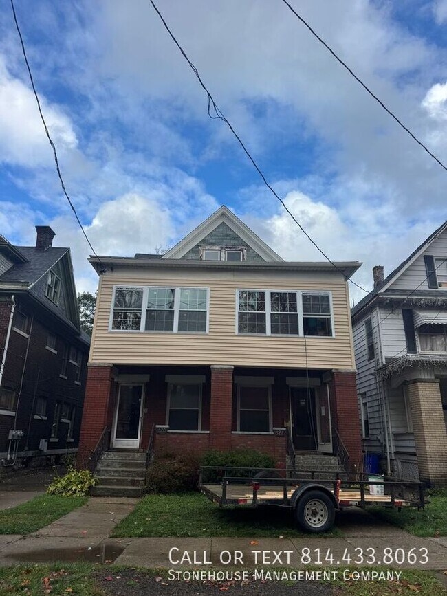 Building Photo - 620 E 6th St