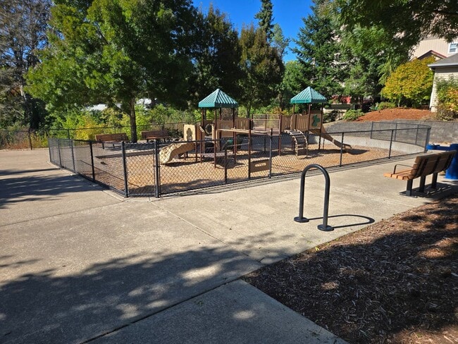 Building Photo - Wonderful Overlook at Timberland 1 BR 1 BA Condo