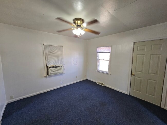Building Photo - 158 S Roosevelt Rd
