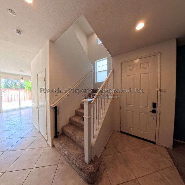 Building Photo - 4031 Cey Ct