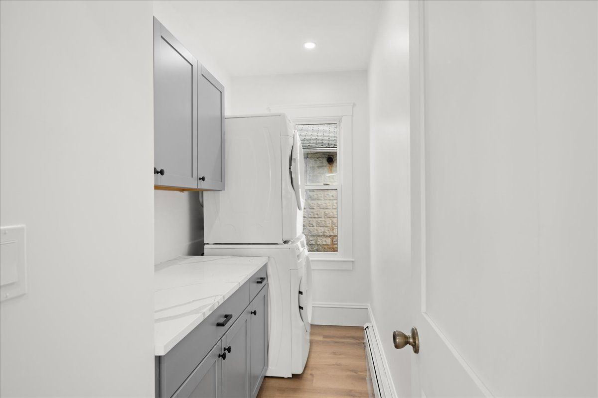 Building Photo - 183 Vernon St