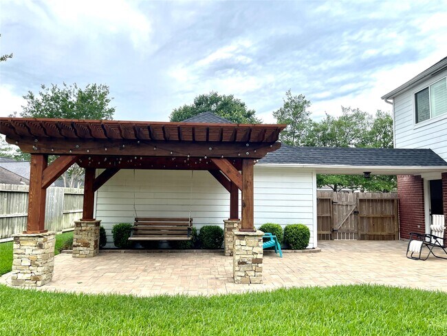 Building Photo - 23203 Fall Wind Ct