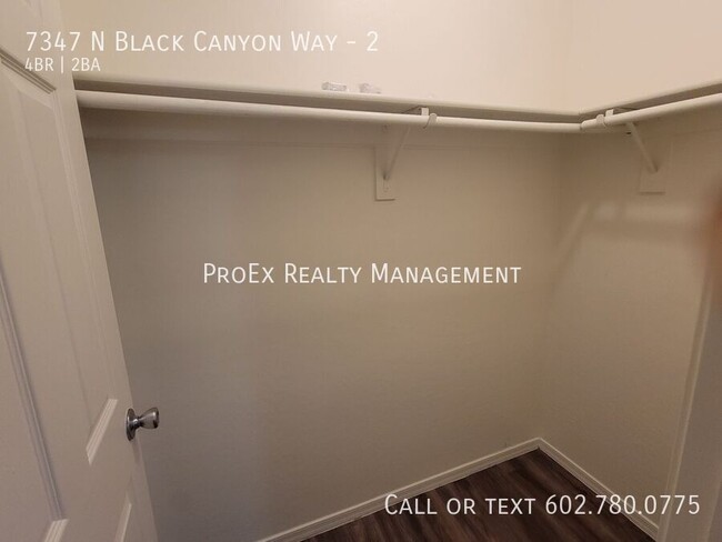 Building Photo - Rare 4 Bedroom 2 Bathroom in Phoenix