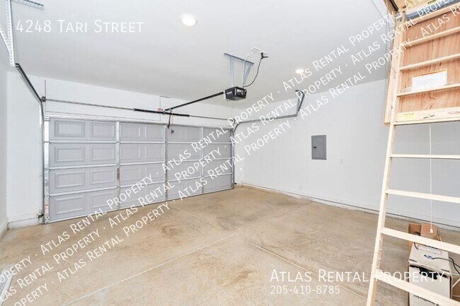 Building Photo - 4248 Tari St