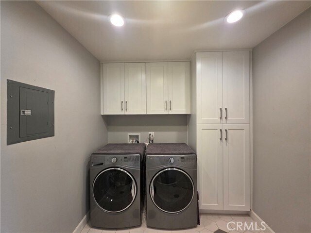 Building Photo - 23400 Collins St