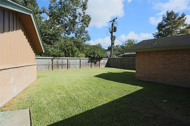 Building Photo - 7802 Valley View Ln