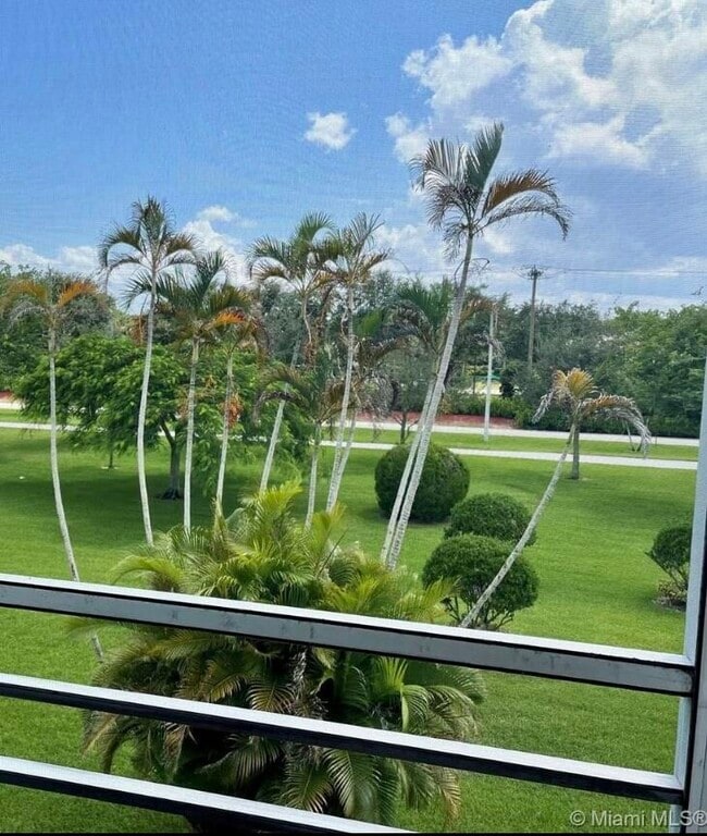 Building Photo - 84 Brighton B