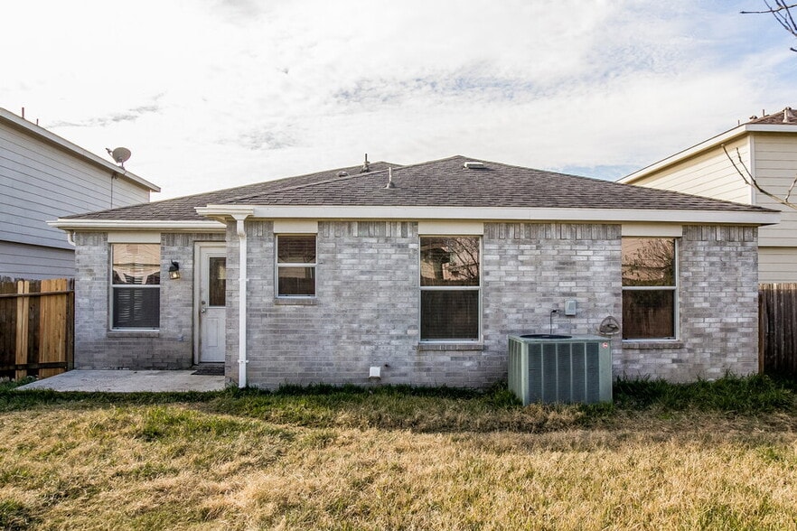 Building Photo - 29502 Legends Stone Dr