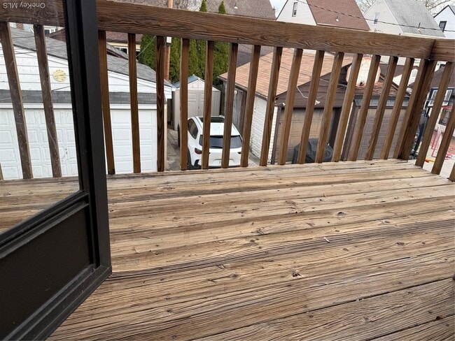 Building Photo - 404 Bauer Pl