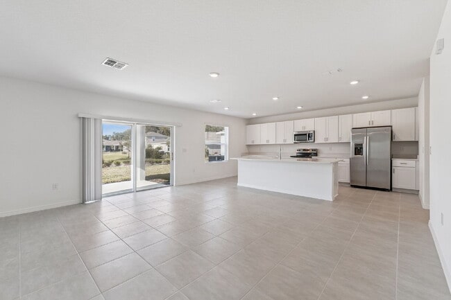 Building Photo - Spacious 5 Bedroom with 3 Baths + Bonus & 2,673 Sq Ft of Comfort in Edgewater, FL!