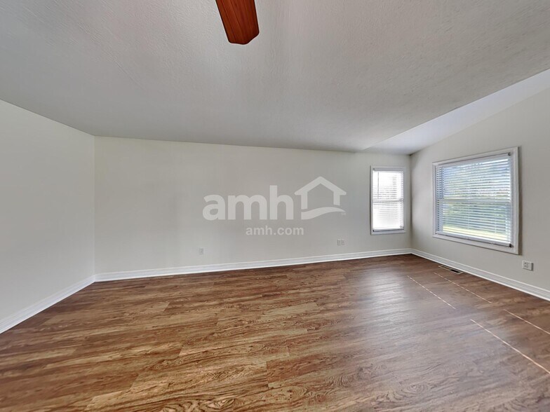 Building Photo - 302 Triple Crown Way