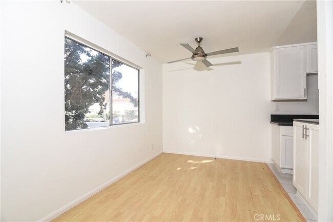 Building Photo - 811 6th St