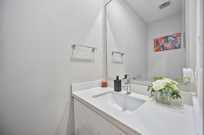 Building Photo - 5821 Kansas St