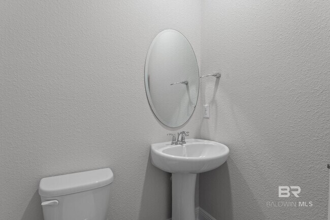 Building Photo - 21121 Yosemite Blvd