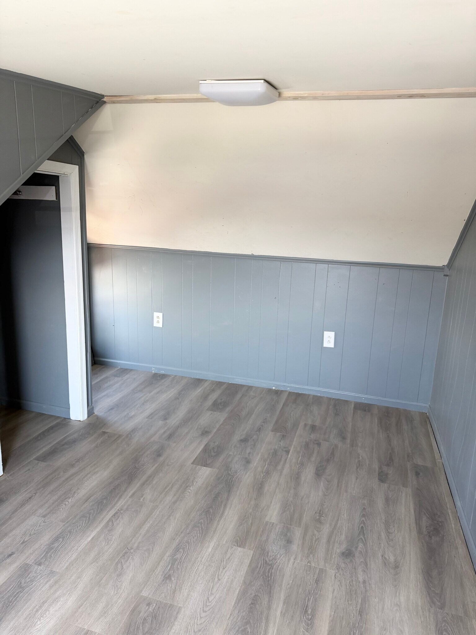 Building Photo - 1212 E Philadelphia Ave