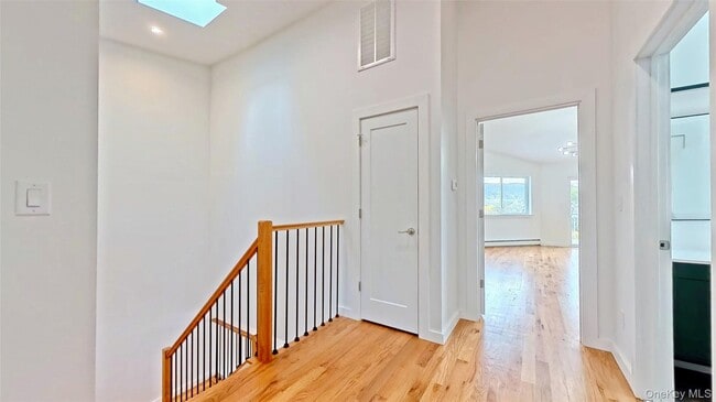 Building Photo - 262 Tamerisk Ln