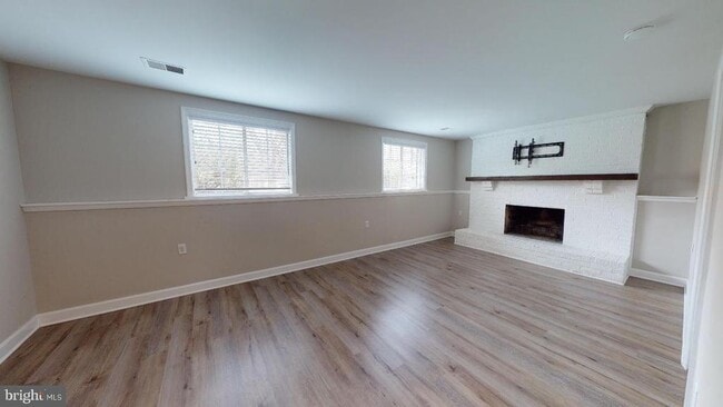 Building Photo - 8465 Yellow Leaf Ct