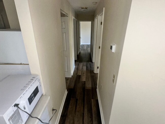 Building Photo - FALL SPECIAL-1/2 Off 2nd Mo! Lovely Condo,...