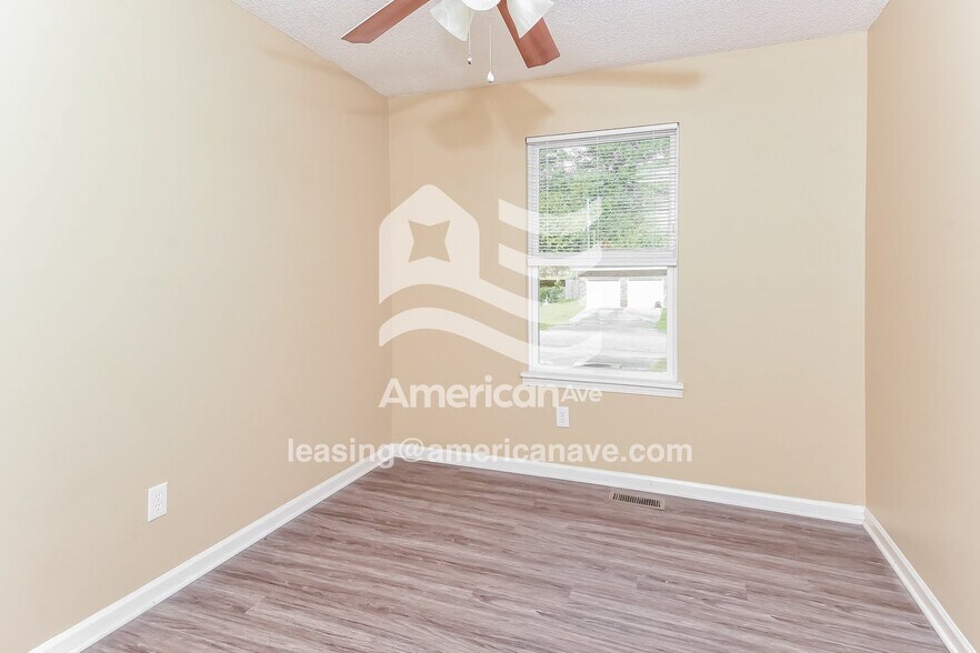 Building Photo - 7352 Pinedale Dr