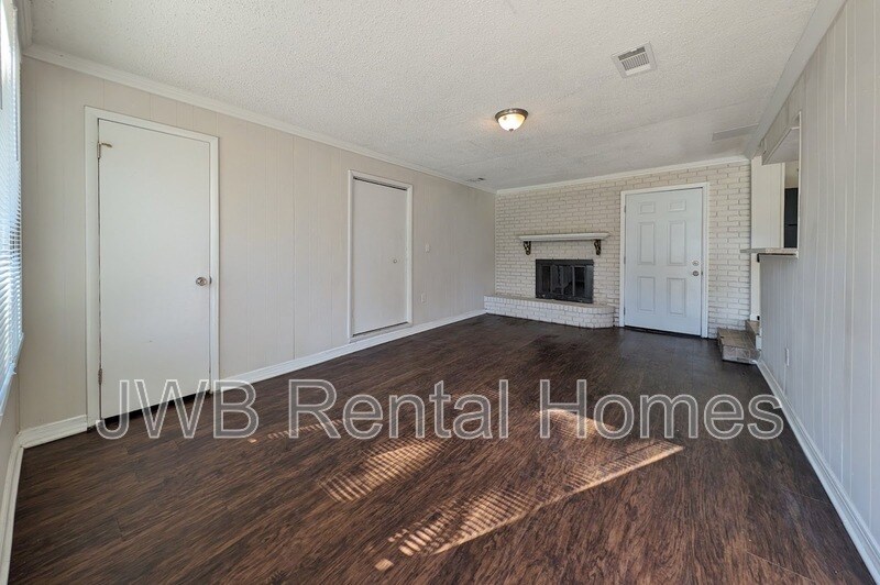 Building Photo - 6623 Granville Pl