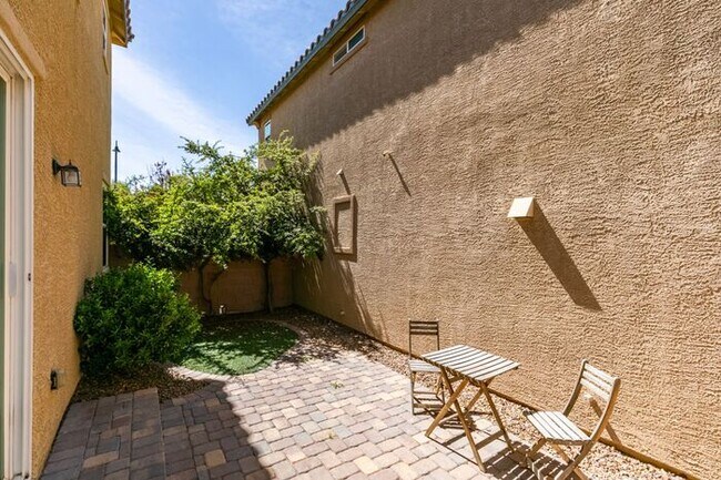 Building Photo - Better Than New with Stunning Designer Upgrades Throughout!