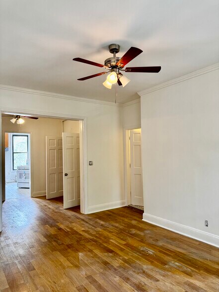 Building Photo - 352 49th St