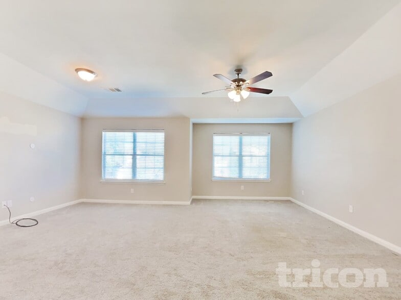 Building Photo - 4821 Cedar Springs Dr