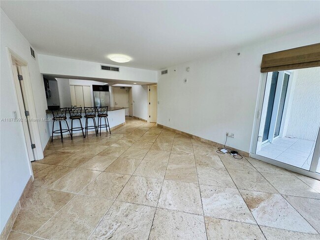 Building Photo - 20000 E Country Club Dr