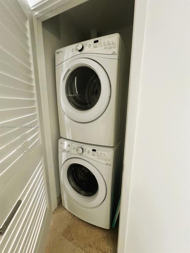 Building Photo - 68 SE 6th St