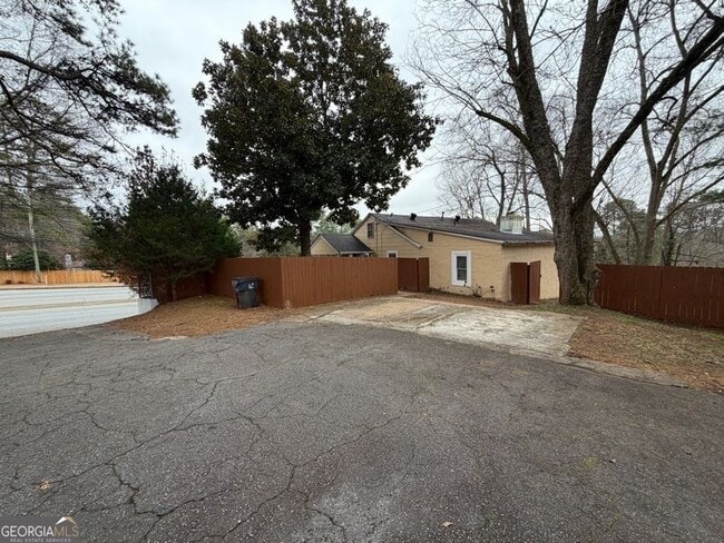 Building Photo - 1252 Lawrenceville-Suwanee Rd