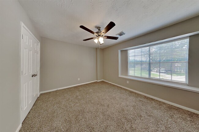 Building Photo - 16935 Valley Palms Dr