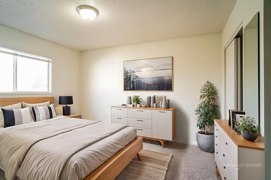 Building Photo - Laurelwood