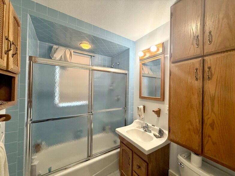 Building Photo - 41 Rich St