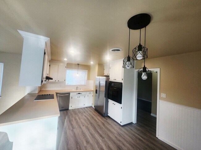Building Photo - 5274 Heritage Dr