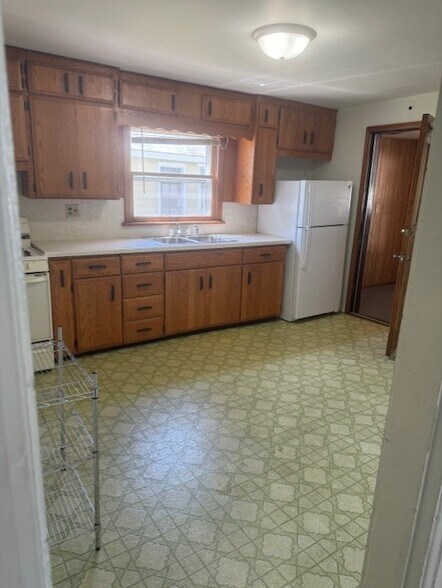 Kitchen - 822 7th St S