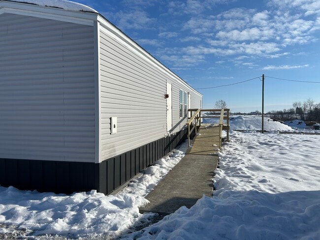 Building Photo - 407 NW Park St