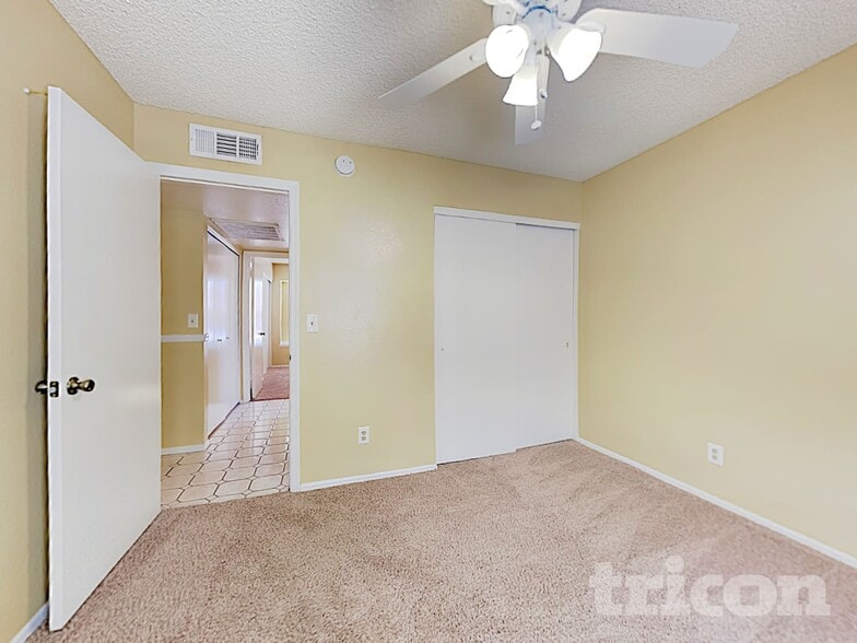 Building Photo - 18815 N 45th Dr