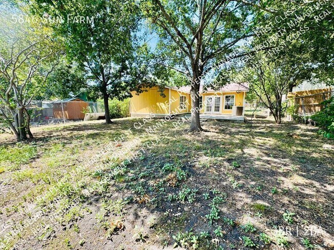 Building Photo - 5846 Sun Farm