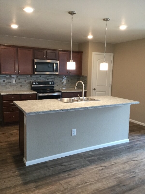 Building Photo - 2983 Cub Lake Dr