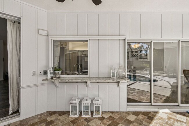 Building Photo - 423 Bellini Cir
