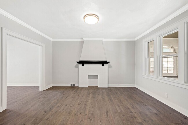 Building Photo - Beautiful 3 bedroom home in Homestead available July 10!