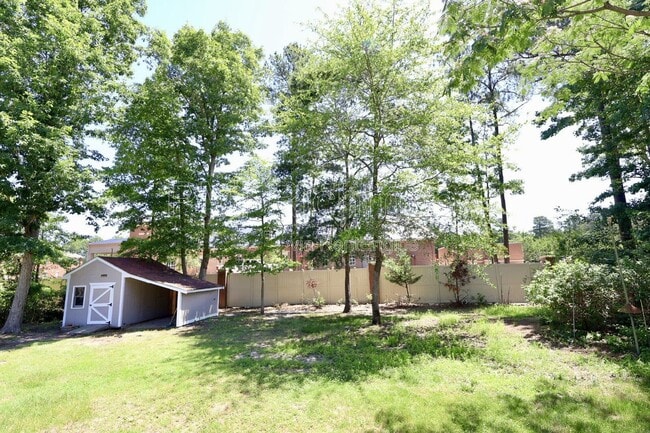 Building Photo - 9713 Pampas Dr