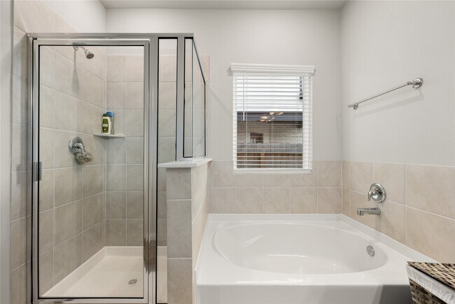 Building Photo - 27130 Peaceful Cv Dr