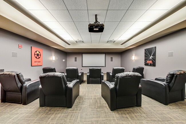 Building Photo - 65 E Monroe St