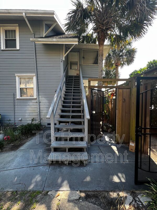 Building Photo - 530 2nd St S
