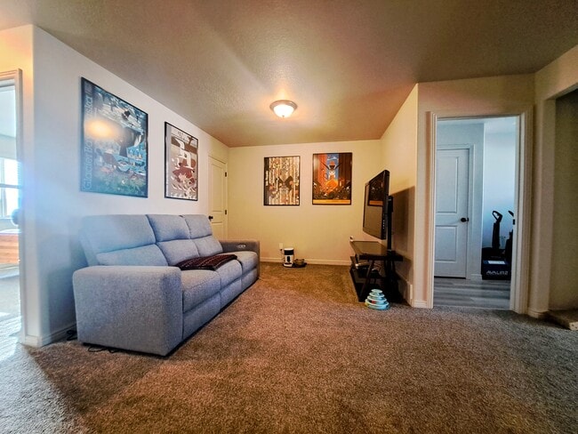 Building Photo - 755 N 2560 E