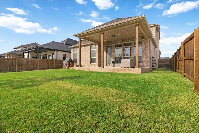 Building Photo - 450 Fox Trl