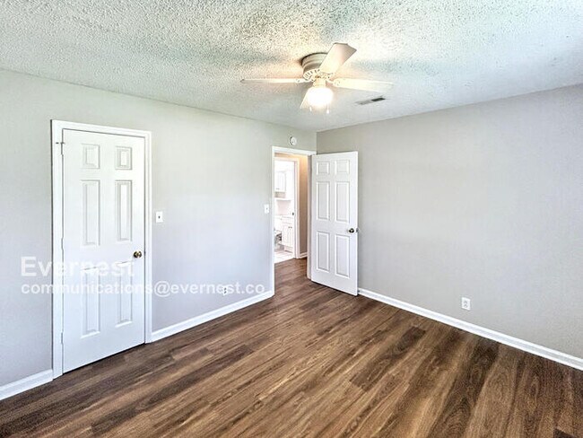 Building Photo - 108 Eldorado Ct